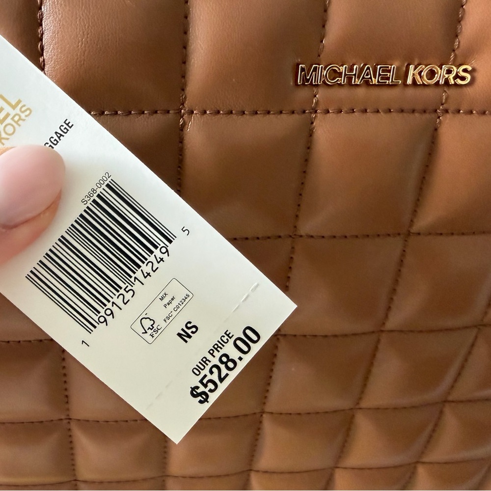 Michael Kors Tan Quilted Shoulder Bag - Picture 4 of 6